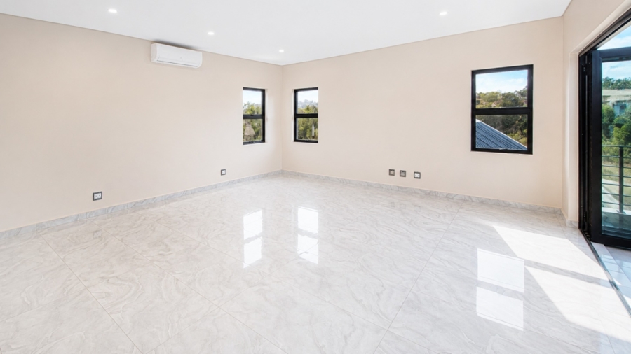 5 Bedroom Property for Sale in Meerhof North West